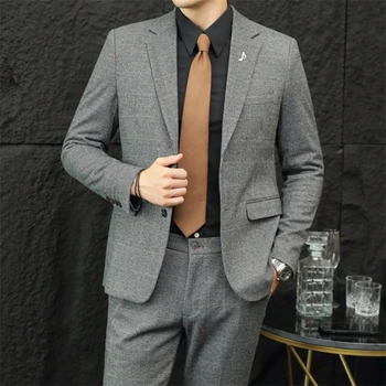 2023 Férfi esküvői öltöny (öltöny + nadrág) Stílusos és jóképű koreai változat Slim Groom esküvői ruha öltöny Kétrészes öltöny