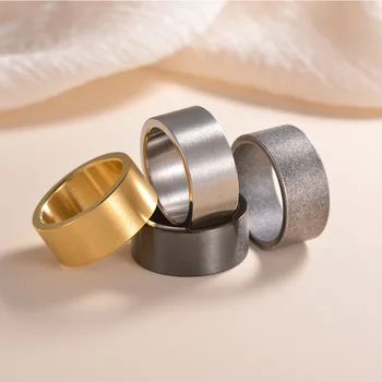 2023 Új divatos 10mm széles rozsdamentes acél gyűrűk férfiaknak Karikagyűrűk Férfi ékszerek magasan polírozott ezüst színű