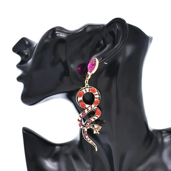 Bohojewelry Store Aszimmetrikus kígyó lógó fülbevaló zománc strassz Piros zöld kígyó medál fülbevaló