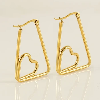 Classic U alakú Link Hollow Out Love Heart arany színű fülbevaló nőknek Rozsdamentes acél divat charm ékszerek 2023