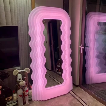 Hullám teljes alakos tükör lakberendezés online híresség rózsaszín különleges alakú világító ins illeszkedő és öltözködő padlótükör