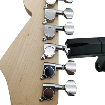 Kiváló minőségű új gitárhúros tekercselő csapok Húzócsapok lehúzó eltávolító szerszámok Műanyag + fém 1 készlet gitárhúr-tekercselő