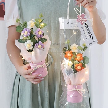 Kézzel kötött horgolt puff virág színes műcsokor DIY kézzel készített virágok kézműves fesztivál ajándék esküvői lakberendezés