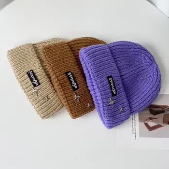 Vastagított betűs kötött kalap Kiváló minőségű sokoldalú meleg gyapjú sapka Fülvédő sapka Nők