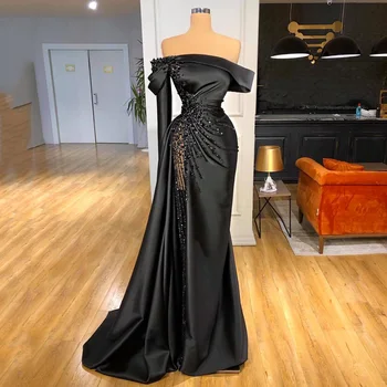Vállon kívüli fekete partiruha Luxus gyöngyök estélyi ruhák Hivatalos sellő szexi hosszú báli ruha 2023